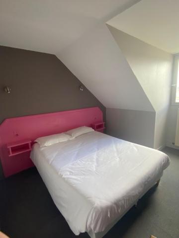 Hotel La Tour Des Anglais Mayenne Εξωτερικό φωτογραφία