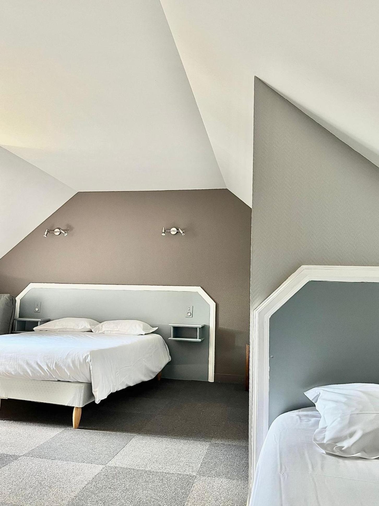 Hotel La Tour Des Anglais Mayenne Εξωτερικό φωτογραφία